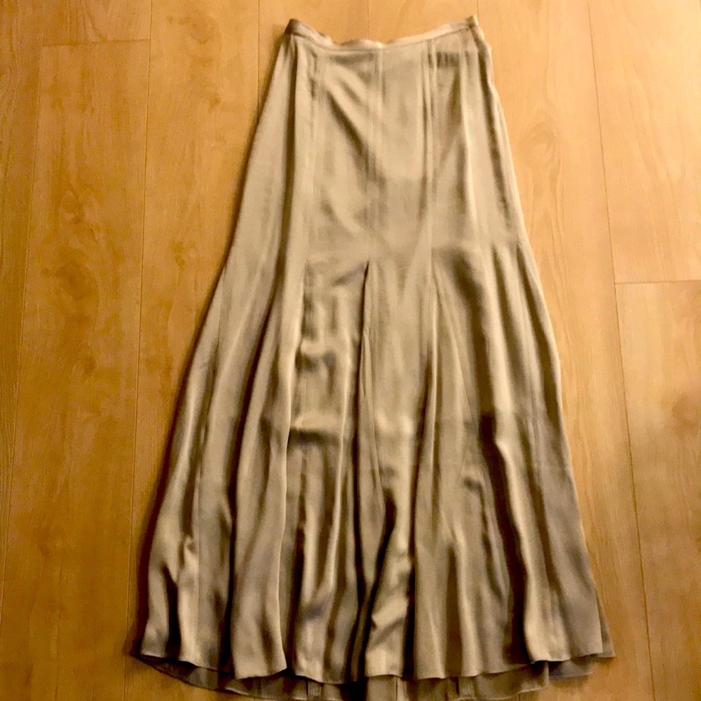 NWT | Banana Republic 100% silk pleated maxi skirt | light golden colour | US 4